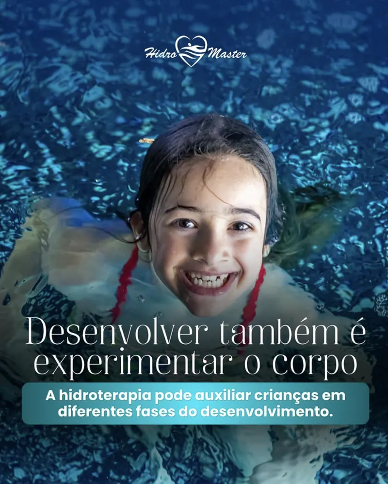 Criança em atividade aquática de desenvolvimento motor em Guarulhos